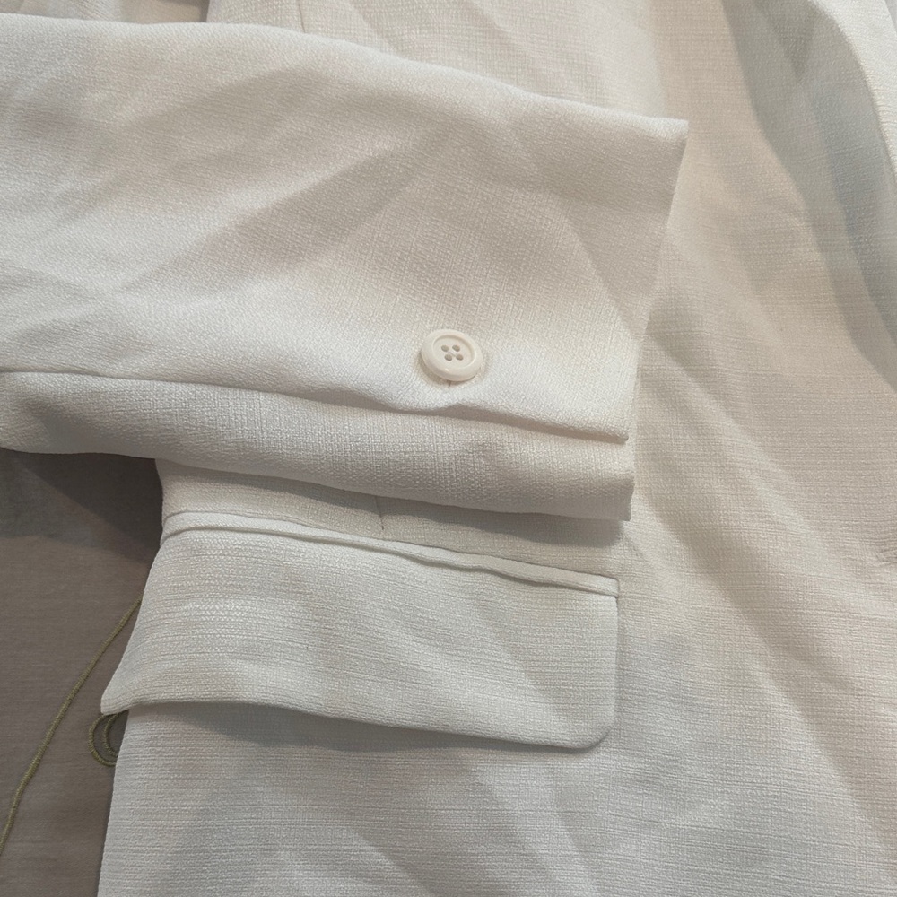 BB Dakota Crisp White Blazer- Size Small - Picture 4 of 5